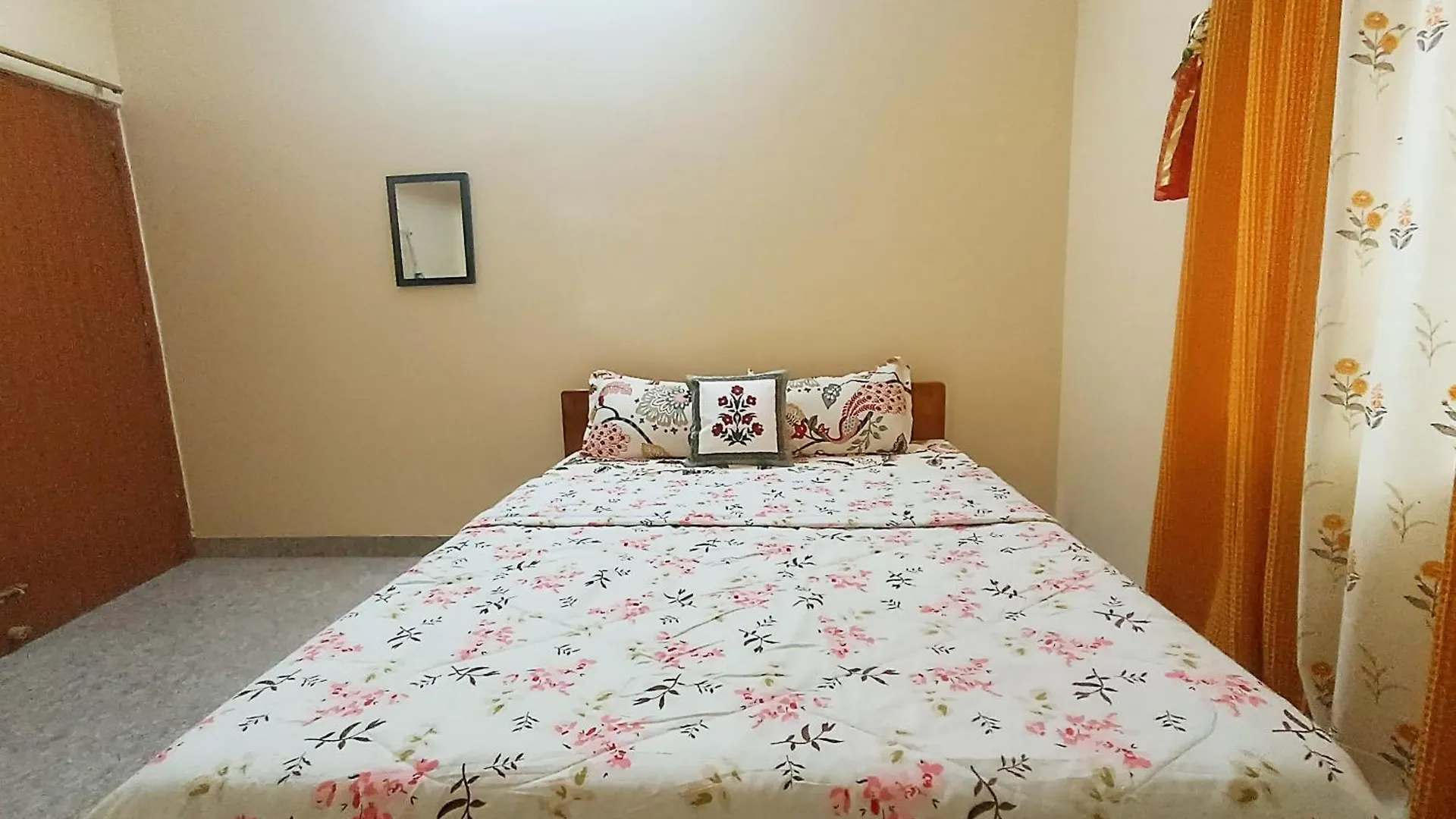 A Room In Fursat, Sarnath Varanasi Quarto em Acomodações Particulares